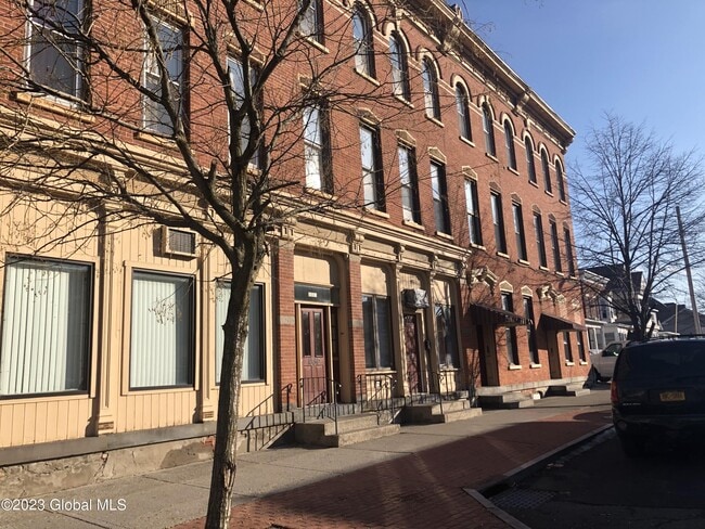 Building Photo - 1826-1823 3rd Ave Unit #3