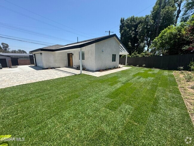 Building Photo - 17018 Midwood Dr Rental