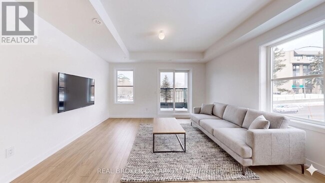 Photo - 15100 Yonge St