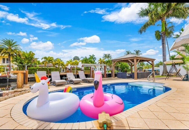 Photo - 2424 NE 18th Ave