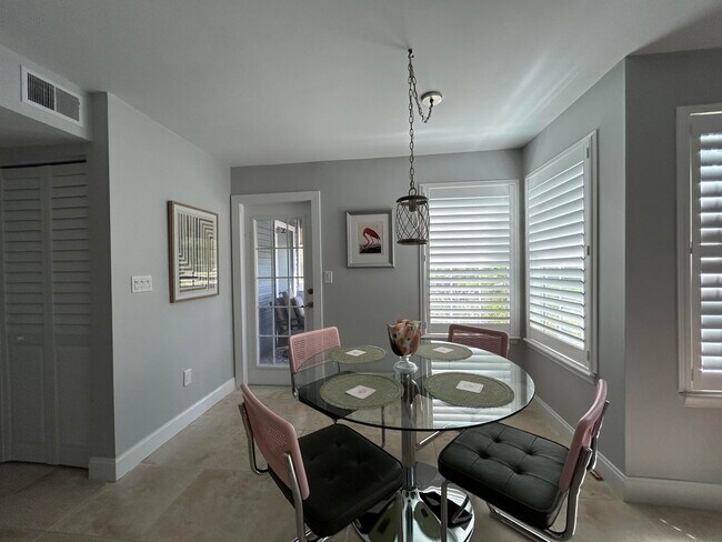 Photo - 1050 Crystal Way Unit O