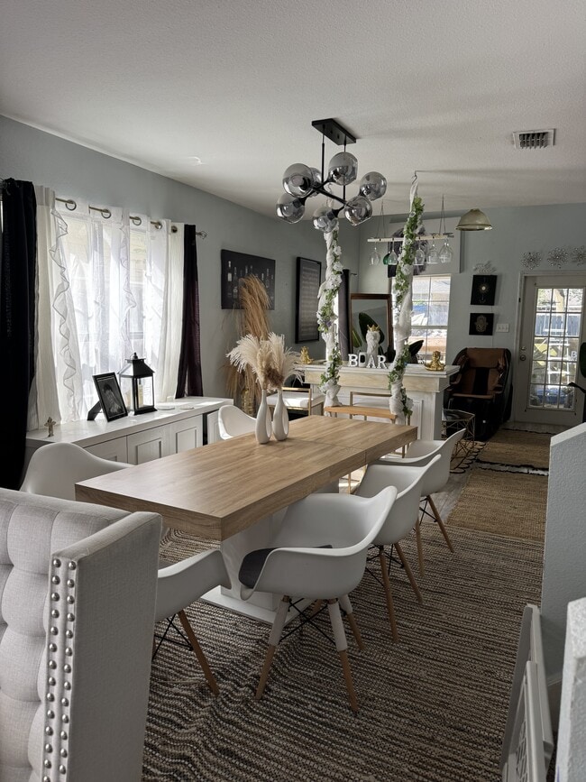 Photo - 11065 Oakcrest Dr