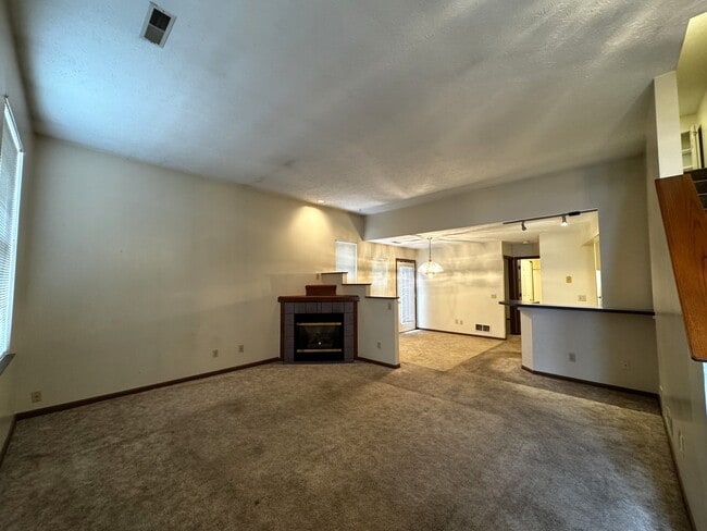 Photo - 3686 Harris Ave NW