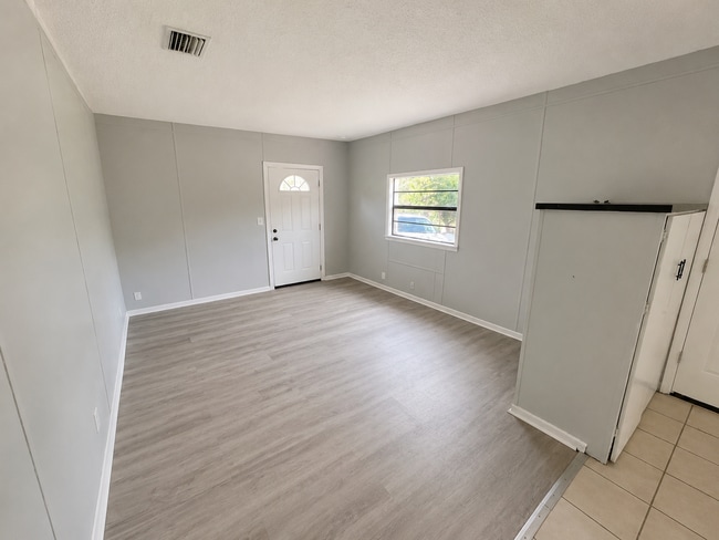 Photo - 1BR/1BA Dade City Duplex Near the Withlacoochee River