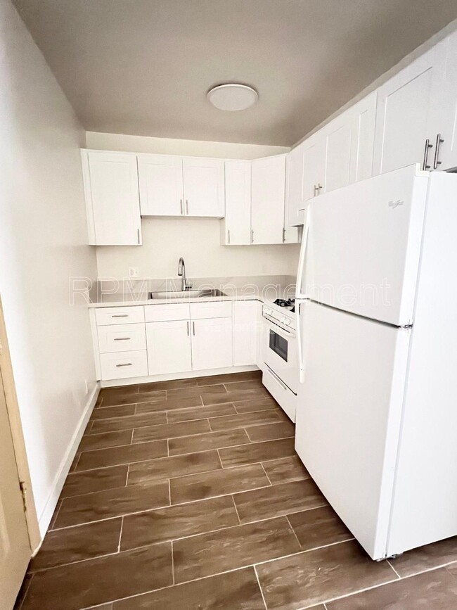 Photo - 619 Normandie Ave Unit 3