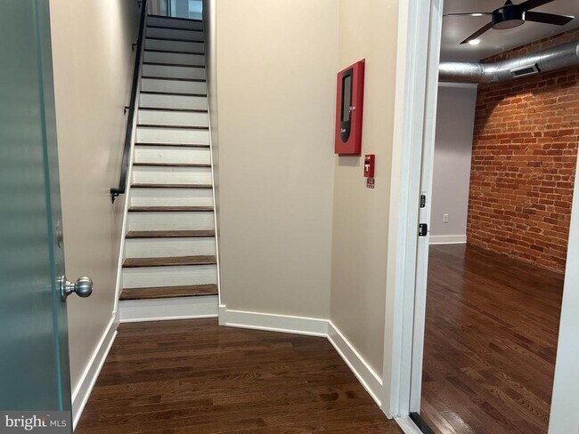 Photo - 4923 Florence Ave