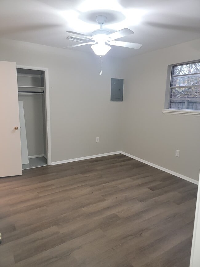 Photo - 2610 Demaret Dr