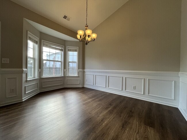 Photo - 2004 Helleri Dr