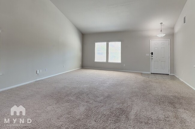 Photo - 717 Pinnacle Dr