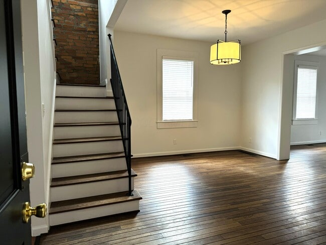 Photo - 561 S 5th St