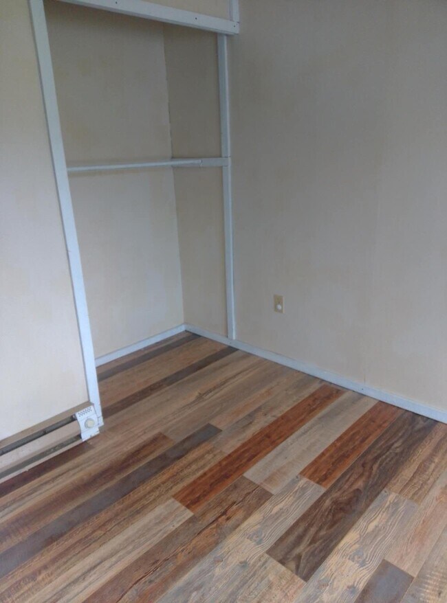 Photo - 8 A St
