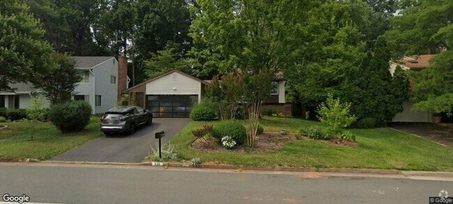 Building Photo - 220 Sugarland Run Dr Rental