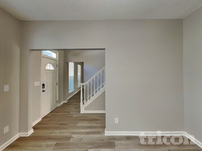 Photo - 2906 Laurel Wood Dr