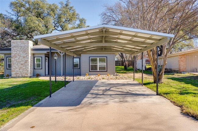 Photo - 809 N West St