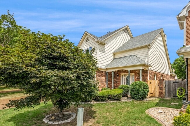 Photo - 130 Riverwalk Pl