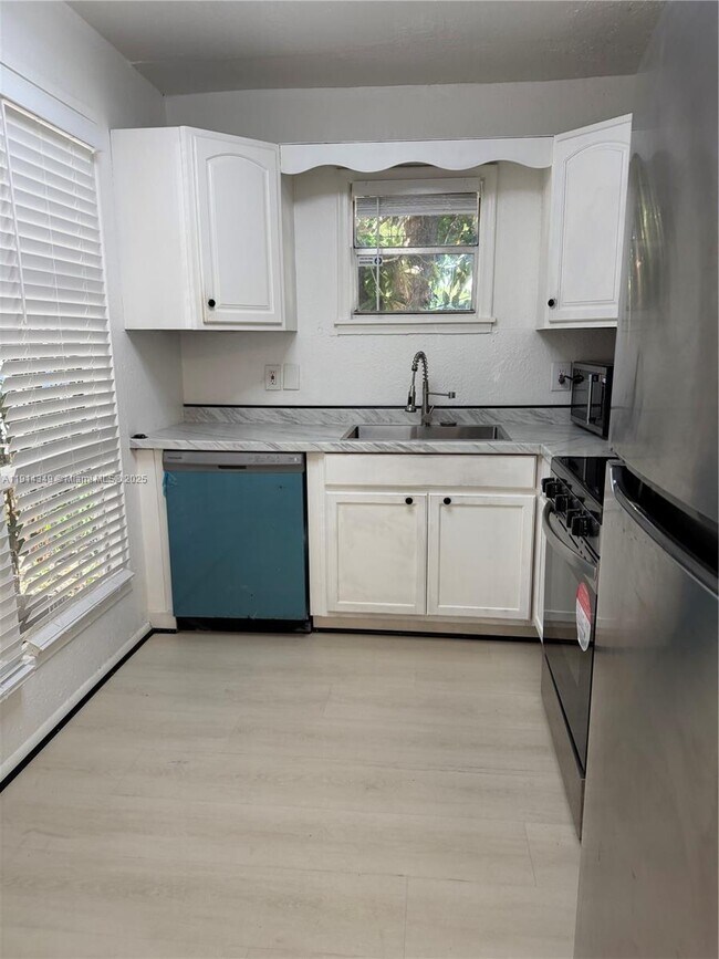 Photo - 125 SW 1st Ave Apartment Unit 125