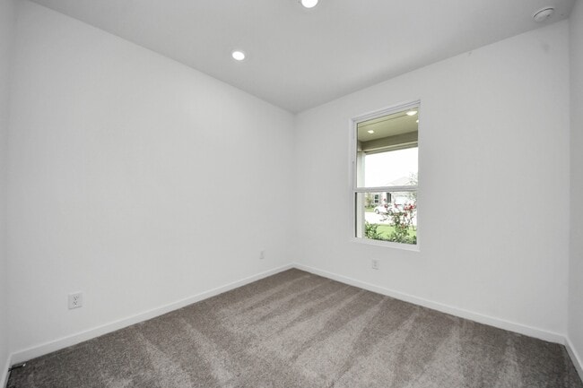 Photo - 28910 Rustic Robin Ln