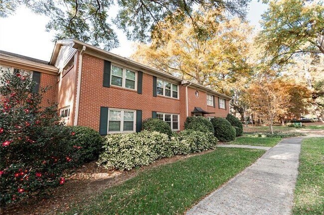 Building Photo - 425 Lindbergh Drive NE Unit G1
