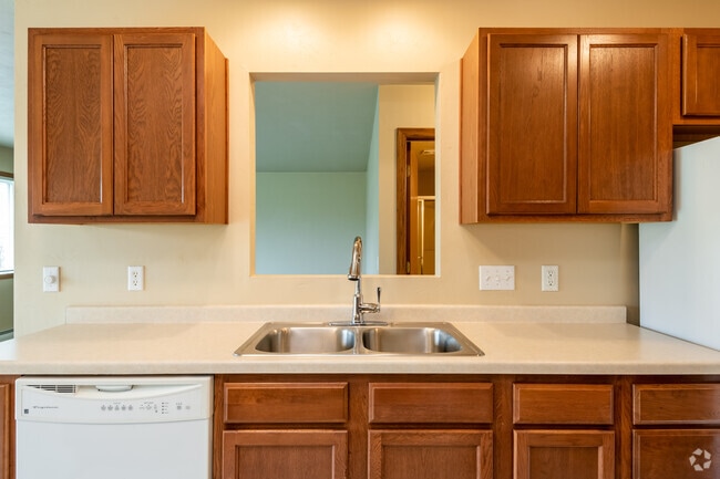 2 BR, 2 BA - 1,240SF