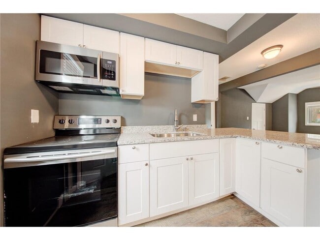 Photo - 1 Bedroom 1 Bath plus Den/Home Office Blocks from Bde Maka Ska Unit 2