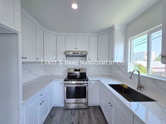 Photo - 1320 Lewis Ave Unit B