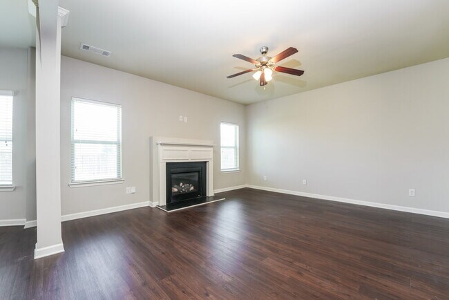 Photo - 304 Brittney Cove