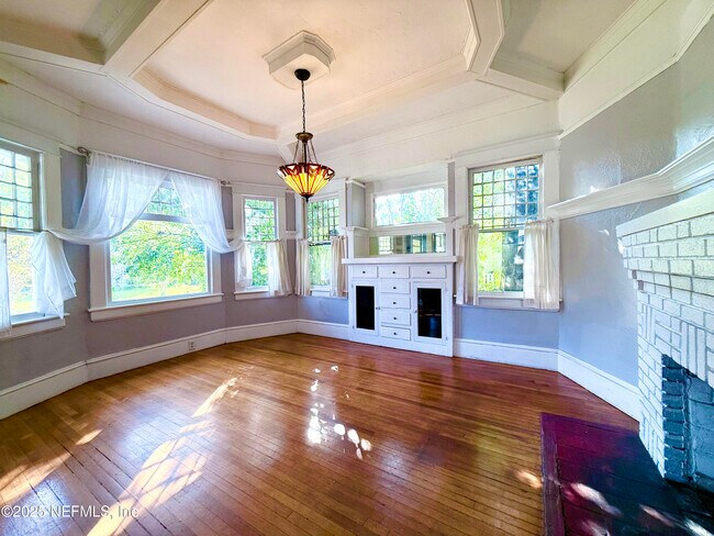 Photo - 2739 Green St