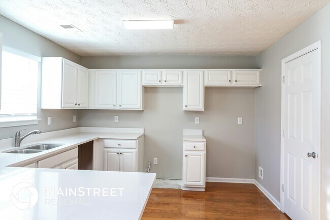 Photo - 250 Shadowbrooke Dr