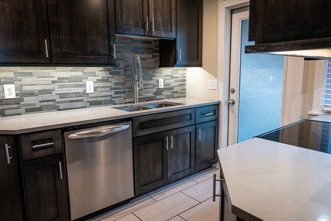 Photo - RockhillR6512 Unit RockhillR6512