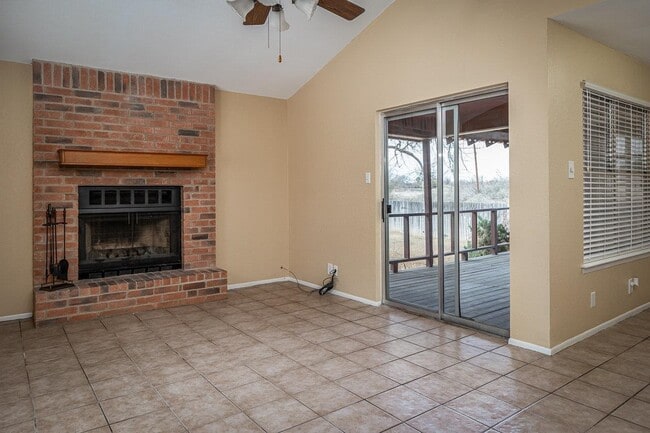 122 Garden Crest Cir
