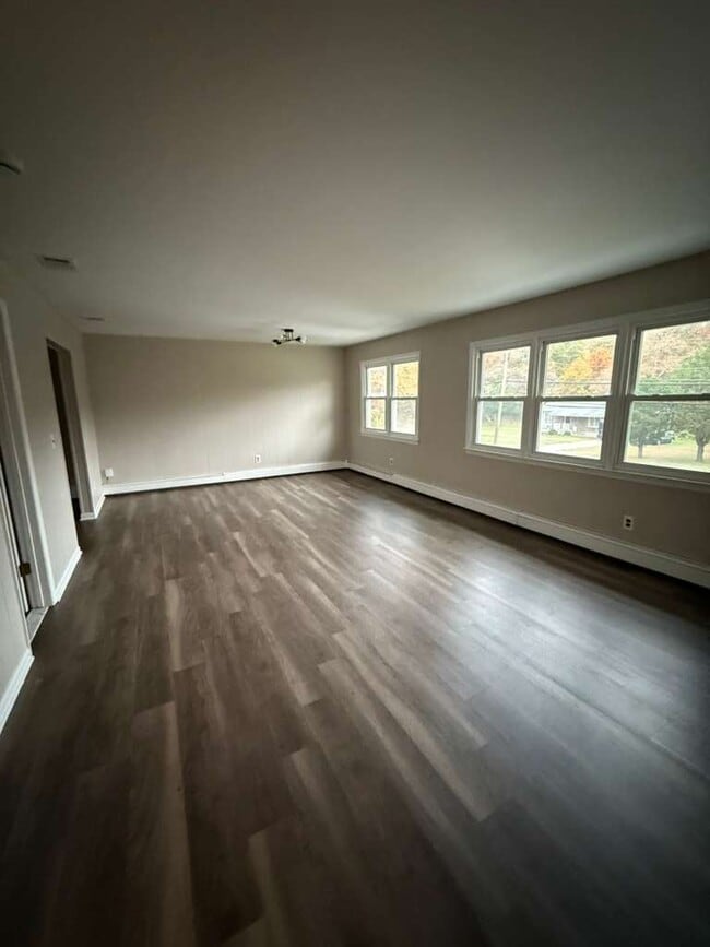 Photo - 153 Cedar Swamp Rd