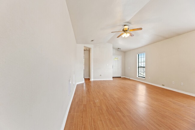 Photo - 100 Sendero Dr