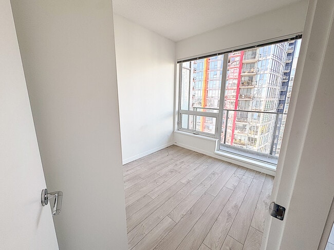Photo - Centre West - 1420 Unité 1420