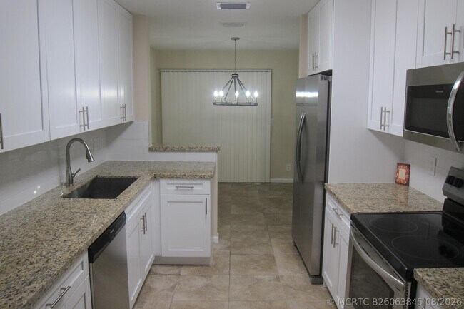 1517 Woodbridge Lakes Cir