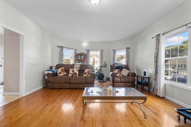 Photo - 39 Infield St