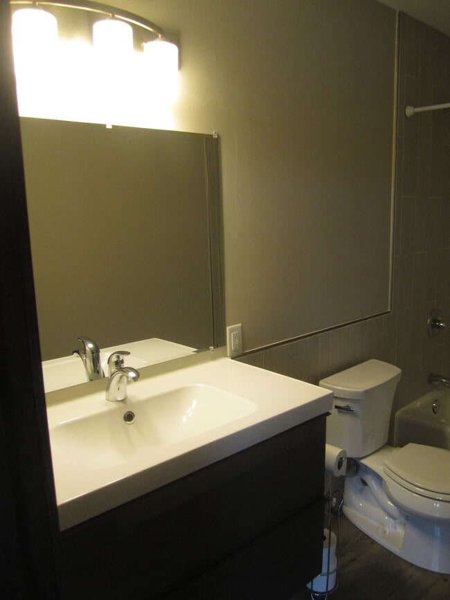 931 Madison Ave Unit A 33