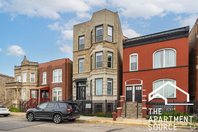 Building Photo - 3328 W Congress Pkwy Unit 2 Rental
