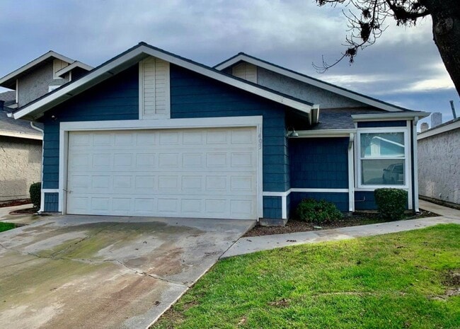Building Photo - 1403 E Sunnyview Ave