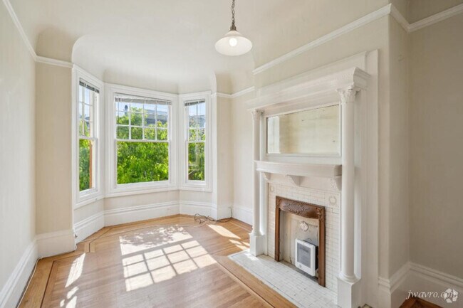 Building Photo - 1208 Cole St Unit 1210K Rental