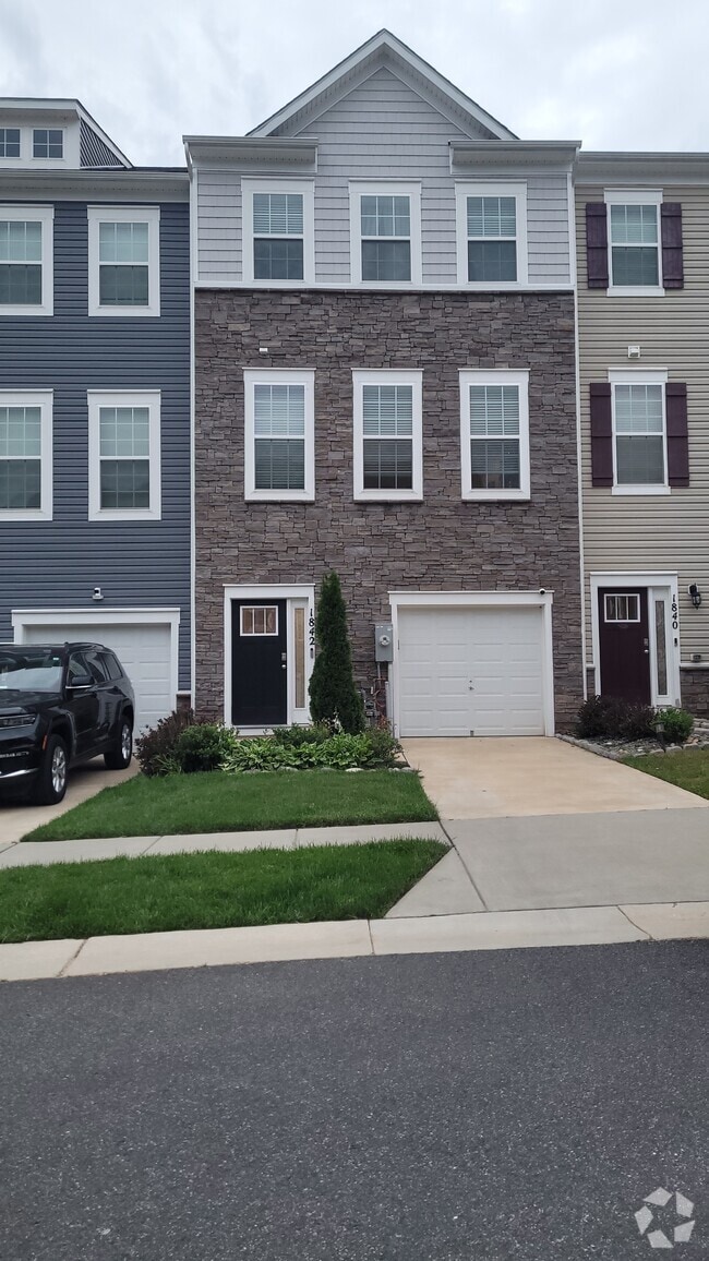 Building Photo - 1842 Roslynhill Trl Rental