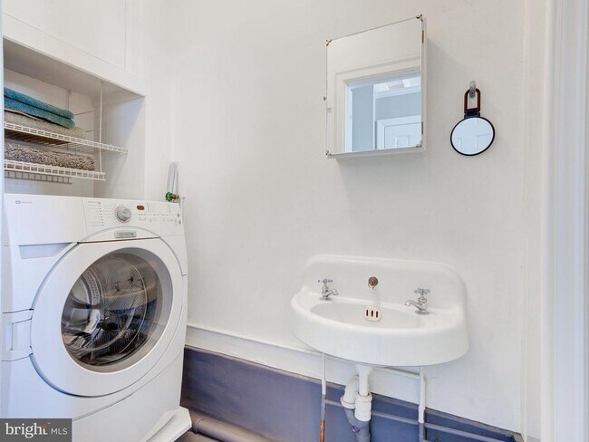 Photo - 1910 N Marshall St