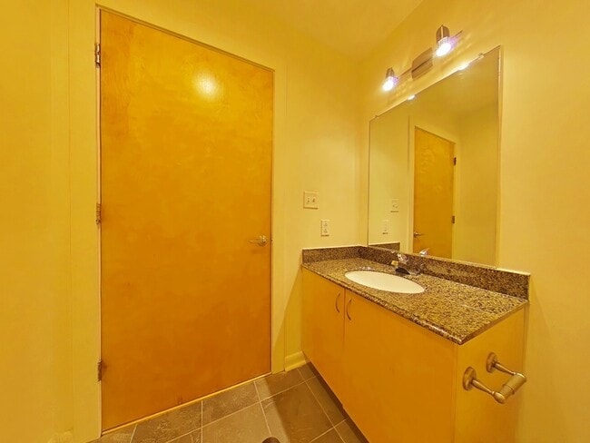 Photo - 1101 W Marshall St Unidad Apt 217