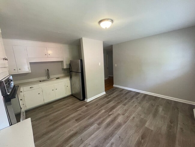 Photo - SH302-Chamberlain Oaks Apartments (CHO)