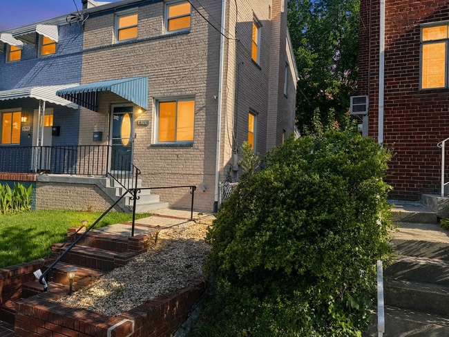 Building Photo - 4360 Dubois Pl SE