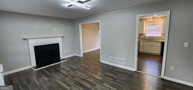 Photo - 4872 Lewis Rd