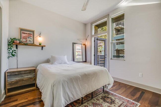 Photo - 1320 Robert Browning St Unidad 109