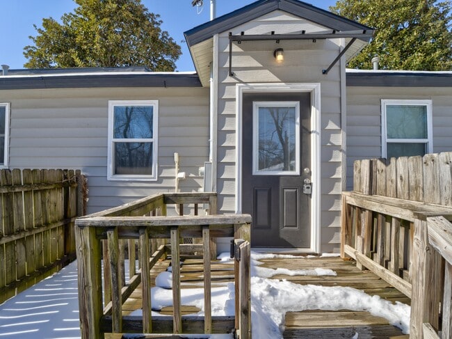 Photo - 1106 S Gentry Blvd