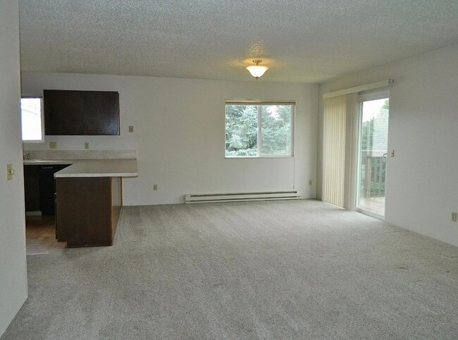 Photo - 129 Hawthorn Ave Unidad #11 (HC-586)