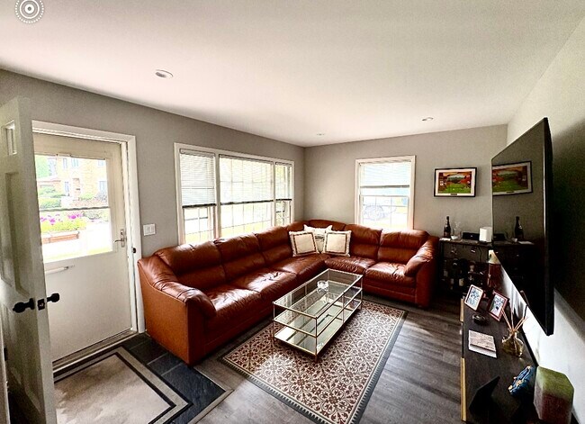 Photo - 104 Michigan Ave