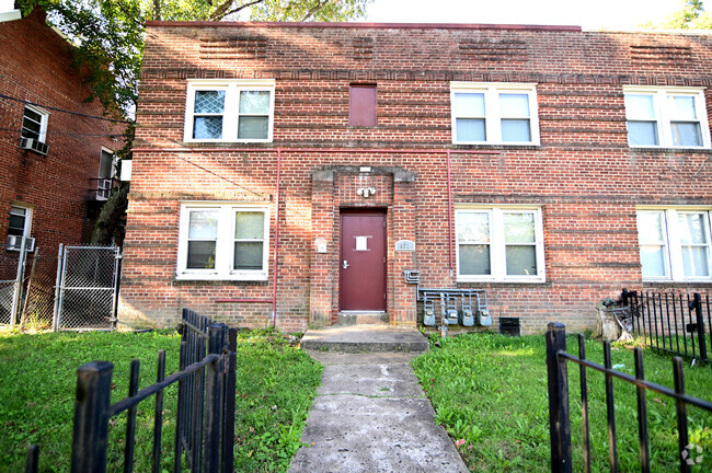 Building Photo - 431 Mellon St SE Rental